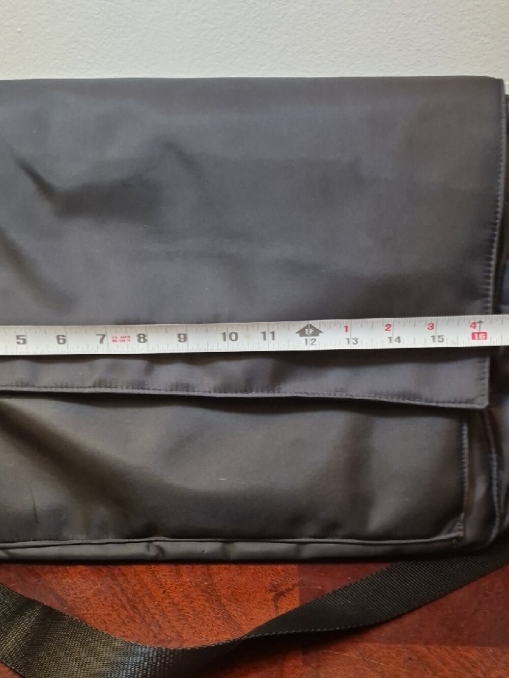 Kenneth Cole Reaction Black Diaper Bag with Adjustable Strap Unisex - Picture 3 of 13